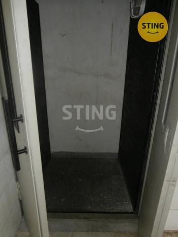 Pronájem kanceláře, Opava, Těšínská, 412 m2